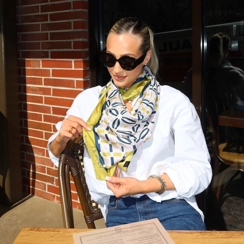 The Magnetic SilkSnap Scarf