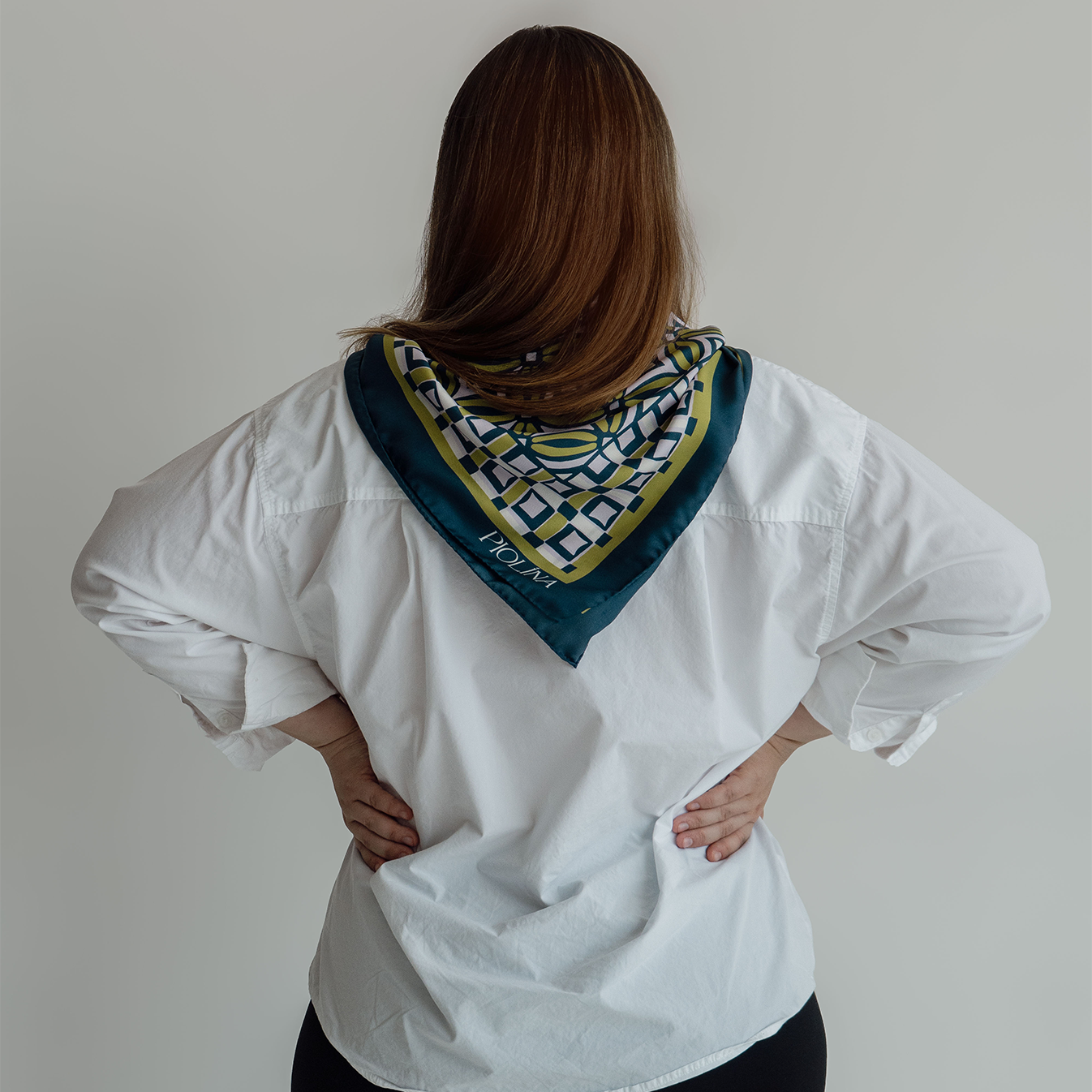 The Magnetic SilkSnap Scarf