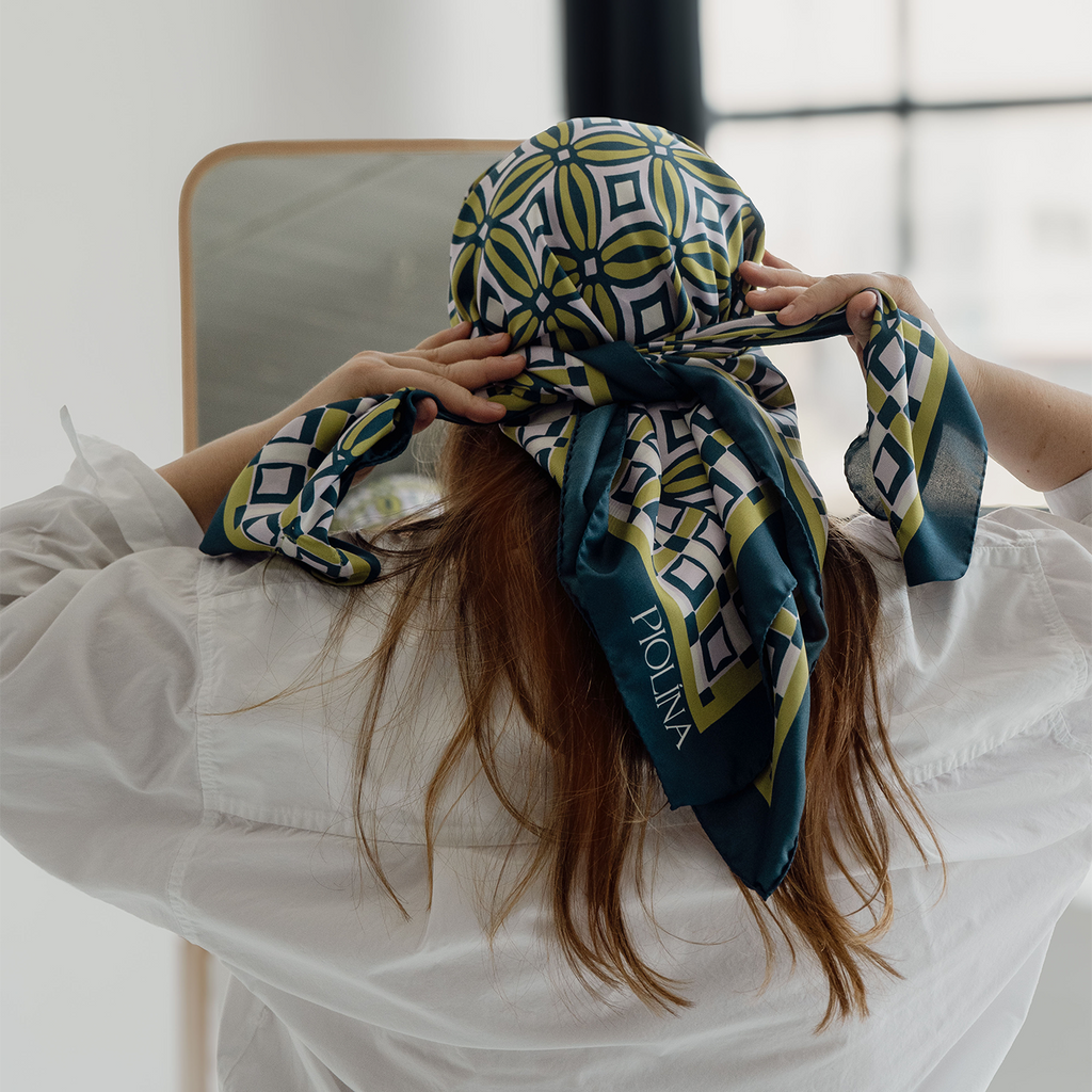 The Magnetic SilkSnap Scarf